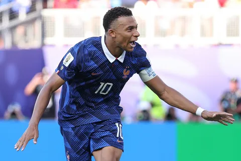 Francia y Mbappé destruyen el muro defensivo de Paraguay: Resumen y Gol