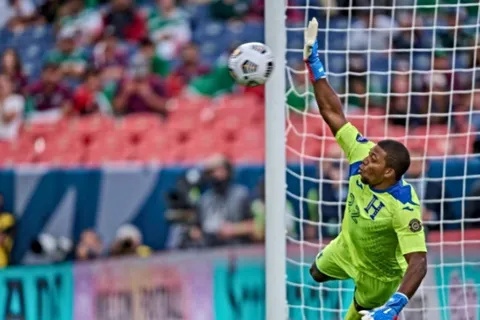Luis Buba López se quedó con el Premio al Mejor Portero de la Liga de Naciones de Concacaf