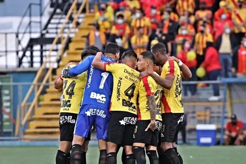 Alajuelense quiere llevarse un jugador de Herediano para reemplazar a José Salvatierra