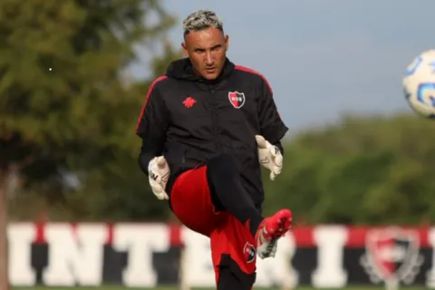 Keylor Navas ya tiene equipo: Newell’s confirma el futuro del portero de La Sele que impacta en España