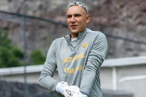 Desagradable sorpresa: Keylor Navas vivió un momento muy incómodo en su debut como arquero de Pumas
