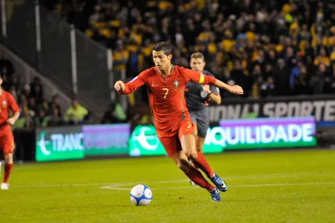 Cristiano Ronaldo de 2008 gana la votación popular del B.O.A.T.; Messi de 2012 queda segundo