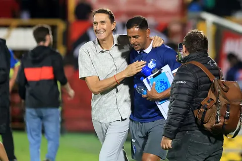Alexandre Guimarães le da grandes beneficios a Alajuelense. (Foto: La Nación)