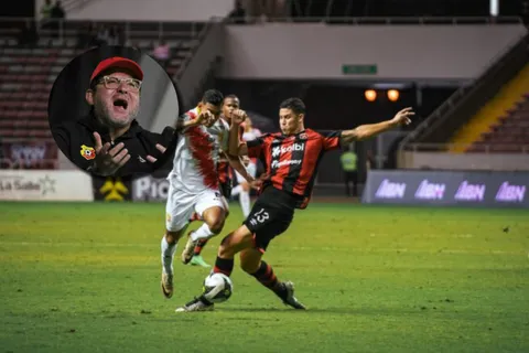 El futbolista de Herediano se muestra cerca de Alajuelense.