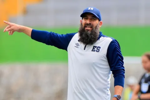 Eric Acuña sigue convencido de mantener a El Salvador en el camino rumbo al Mundial