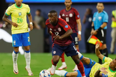 Giro inesperado para Joel Campbell y su futuro en Brasil