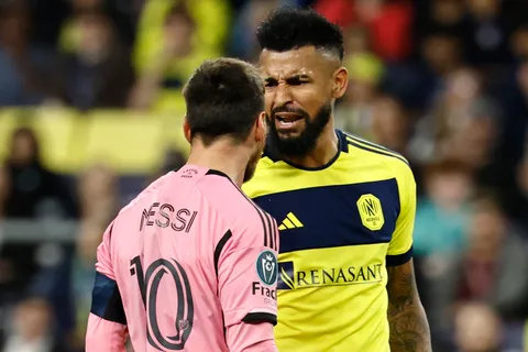 El panameño Aníbal Godoy y Lionel Messi tuvieron una fuerte discusión en la Concachampions (VIDEO)