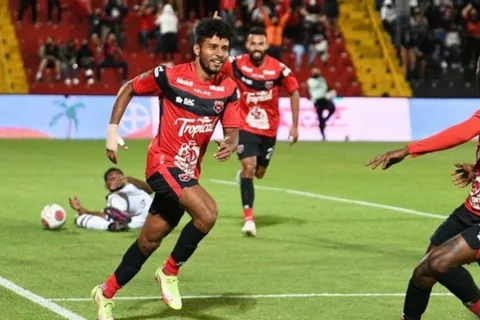 El gol 100 de Venegas tardará en llegar mucho más tiempo de lo esperado