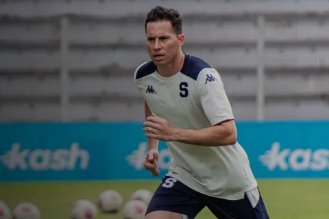 El compromiso que Bryan Oviedo rompió con Saprissa para jugar en San Carlos