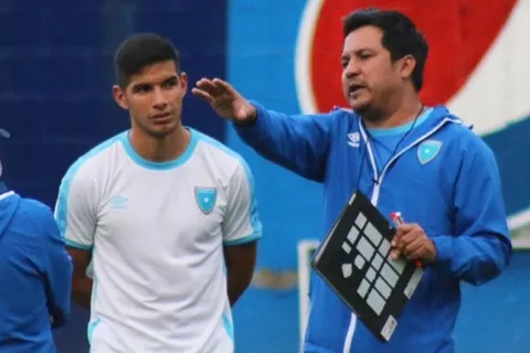 Amarini Villatoro está consternado por la lesión de Chucho López