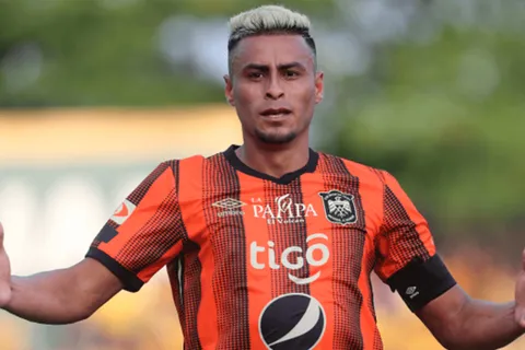 Águila mostró su apoyo a Darwin Cerén luego de ser detenido