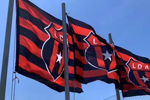 La furia estalla en Alajuelense: el mensaje de una figura que la afición no quería escuchar en medio de las protestas