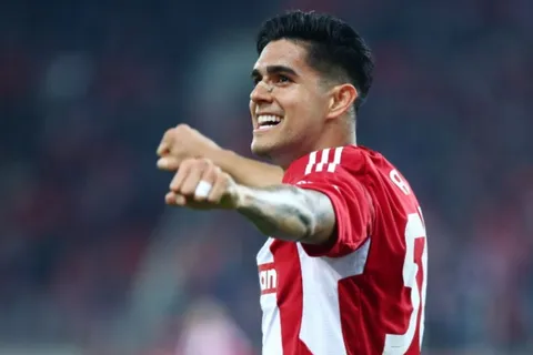¡Bienvenido al showtime! El tremendo golazo de Luis Palma ante AEK en la Copa de Grecia