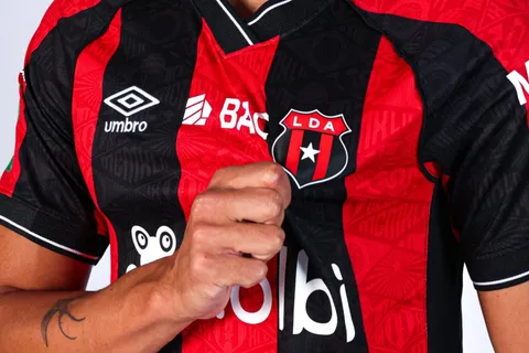 Alajuelense podría perder el fichaje que tanto busca.