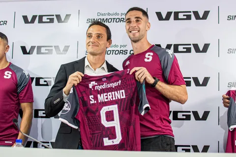 Saprissa no puede contar con todos sus fichajes.