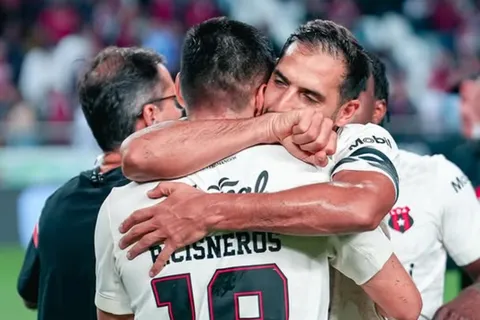 Dolor en Alajuelense: Ronaldo Cisneros atraviesa un difícil momento familiar junto a su esposa, Valeria Camacho
