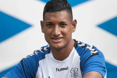 Dallas anuncia de esta manera el fichaje del Tambito