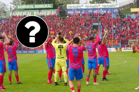 No solo piensa en Marquense: los dos fichajes que Municipal amarraría para el Apertura 2025