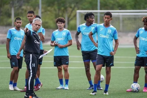 Reinaldo Rueda suma dos nuevos futbolistas para el duelo de la Selección de Honduras ante México