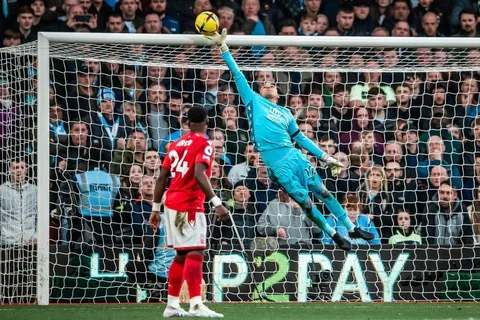 ¿Cómo le fue a Keylor Navas hoy contra el Leeds United?