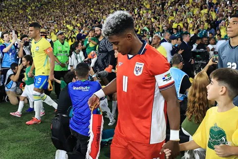 "Pérdidas tontas": La autocrítica de Edgar Yoel Bárcenas después de la derrota de Panamá contra Brasil