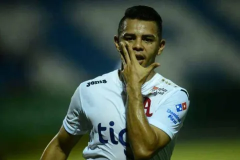 Alexander Larín ya está con pláticas con un equipo para cerrar su llegada