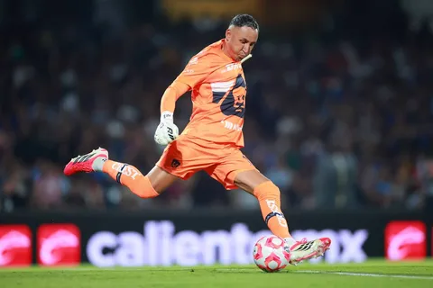 Keylor Navas querría que Bryan Ruiz siga al frente de Costa Rica