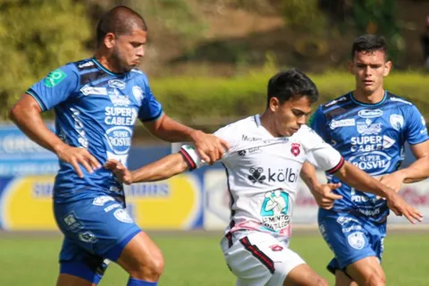 Alajuelense empató ante Grecia y podría perder el segundo lugar este jueves