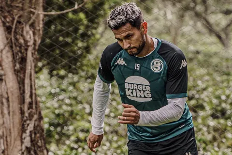 Deyver Vega tiene nuevo equipo en Costa Rica.