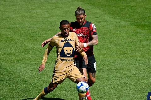 Gabriel Torres registró su primera titularidad con los Pumas, sin mucha fortuna