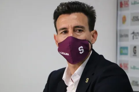 Ángel Catalina opinó de la salida de Andrés Carevic de Alajuelense