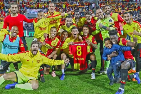 Celso Borges sigue inamovible y Goztepe se recupera