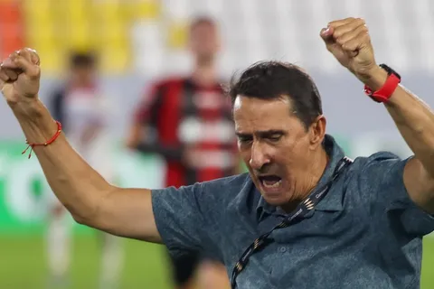 Alexandre Guimarães tiene definido su futuro.