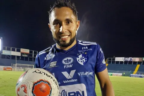 Con triplete de Allen Guevara, Cartaginés está cerca de asegurar clasificación