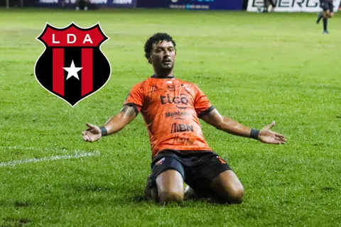 La vuelta soñada: Michael Barrantes sorprende con su acercamiento a Alajuelense