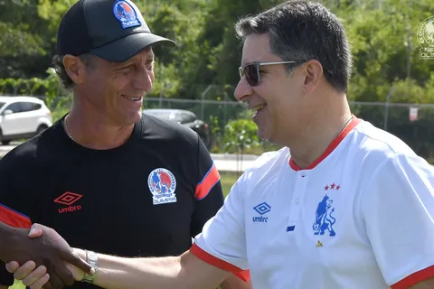 Presidente de Olimpia muestra su respaldo al plantel