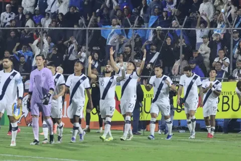 Seleccionado de Guatemala hace una fuerte denuncia que deja sin palabras a Luis Fernando Tena: "Nos tienen abandonados"