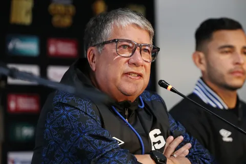 “Me ayudó”: Legionario de El Salvador llena de elogios a Hernán El Bolillo Gómez