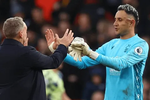 Técnico del Nottingham Forest se deshizo en elogios ante el sublime debut de Keylor Navas