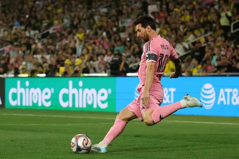 El gol de Messi que abrió el debate ante Columbus Crew: ¿remate al arco o centro pasado?