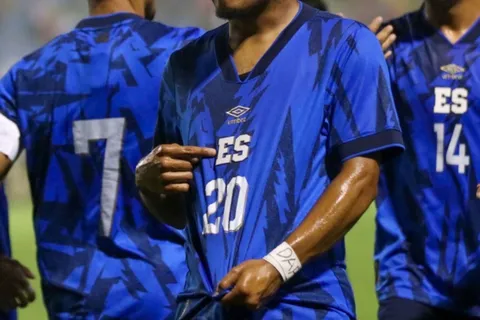Fue legionario y Selección de El Salvador, pero ahora lanza fuerte cuestionamiento a su actual club