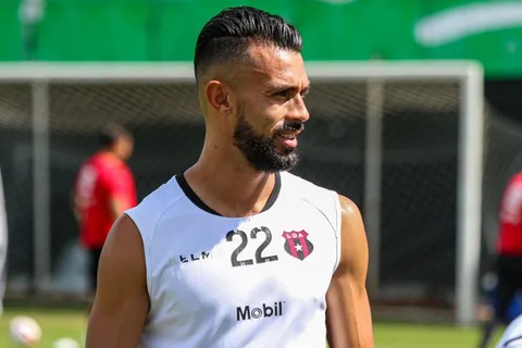 ¿Giancarlo González continúa en Alajuelense?