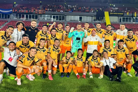 Sigue la guerra en Águila: Una de las figuras del equipo responde de manera contundente a una de sus leyendas