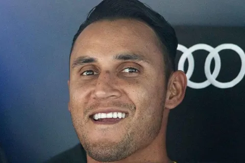 Por qué Keylor no firmó con PSG este jueves, como había adelantado La Nación