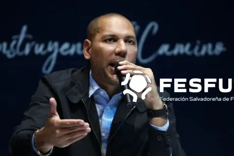 Yamil Bukele sale a la defensa del polémico nuevo logo la Fesfut