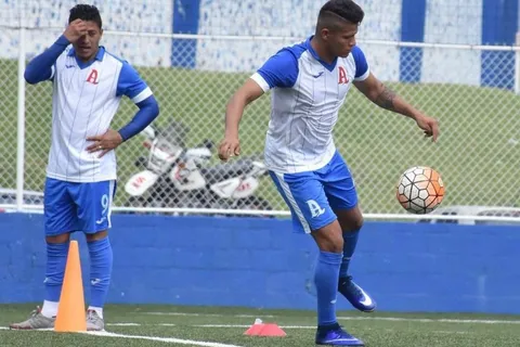 Alianza acordó duelos con Municipal por Twitter