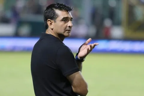 Diego Vázquez criticó al gobierno: "Me parece ilógico que sigan cobrando todo"