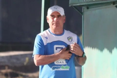 Comunicaciones anuncia al sustituto de Mauricio Tapia