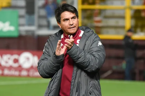 Vladimir Quesada tiene su primer fichaje.