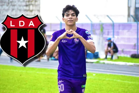 Lo que debería pagar Alajuelense si quiere fichar a Leonardo Manjívar